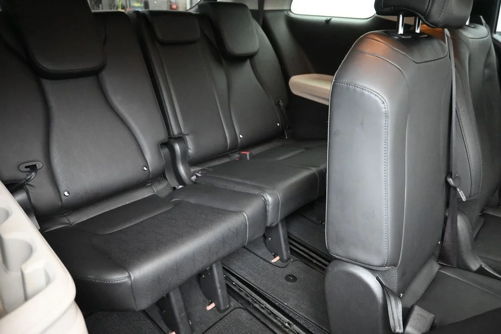 Used 2022 Red Kia EX image 11