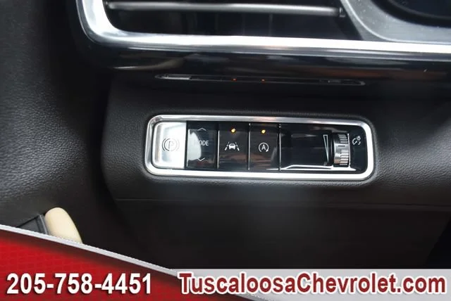 Used 2024 Summit White Buick Preferred image 37
