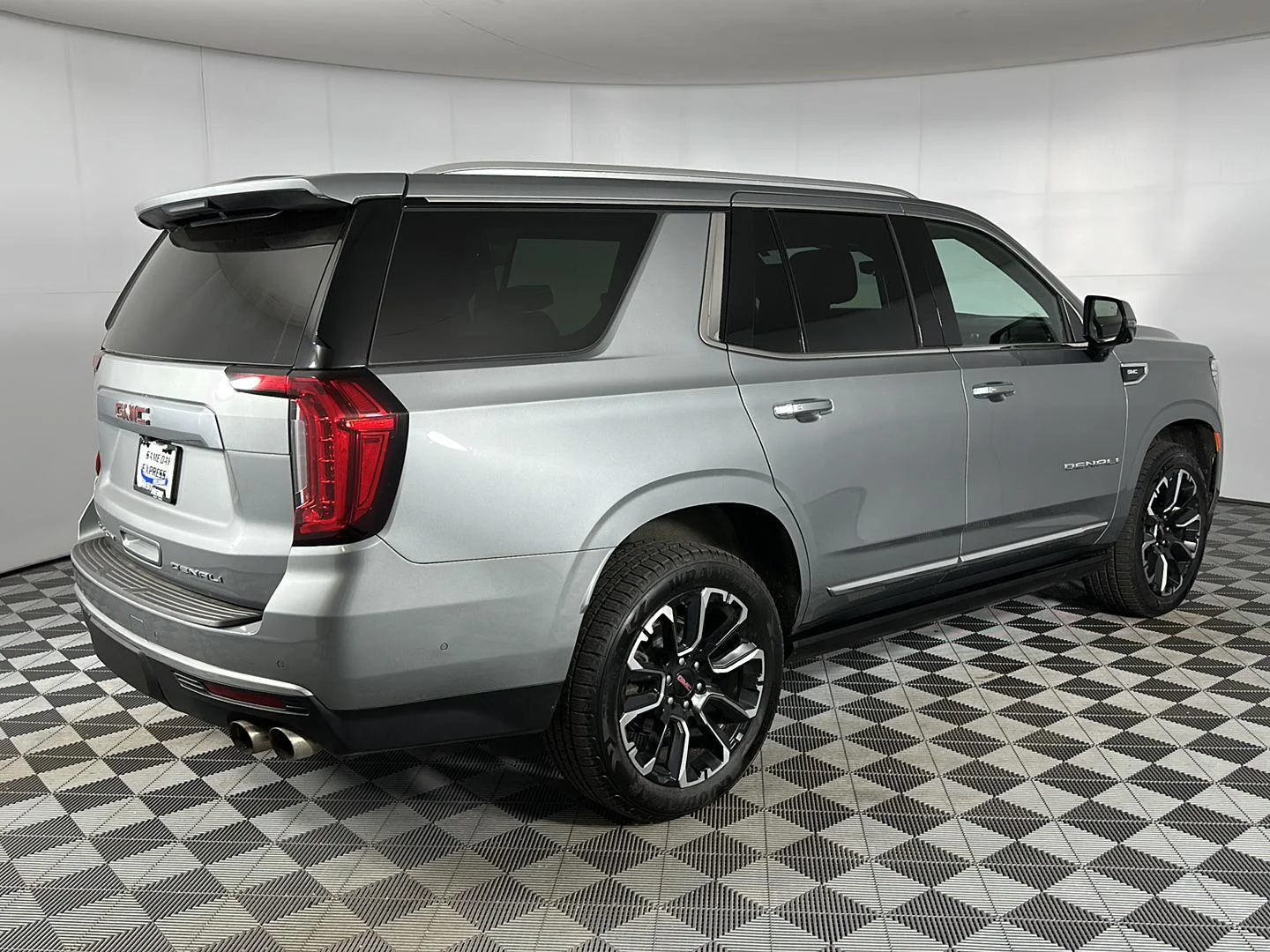 Used 2023 Sterling Metallic GMC Denali image 33