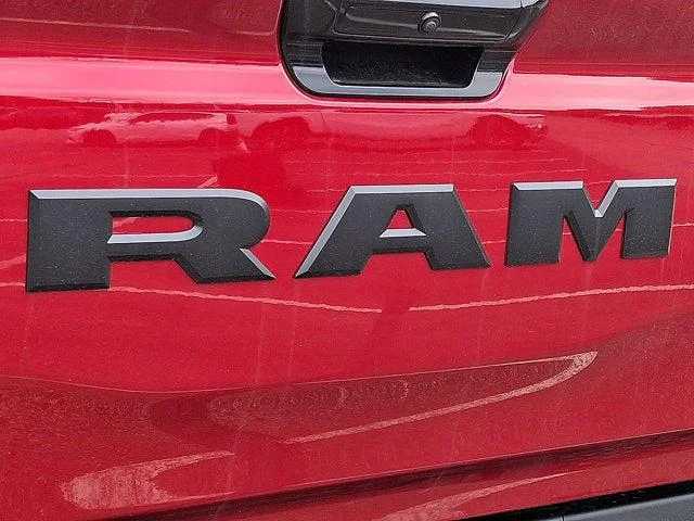 New 2026 Molten Red Pearl-Coat Exterior Paint RAM Big Horn/Lone Star image 5