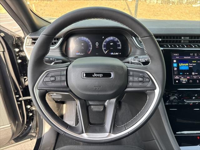 New 2026 Diamond Black Crystal Pearl-Coat Exterior Paint Jeep Laredo X image 29