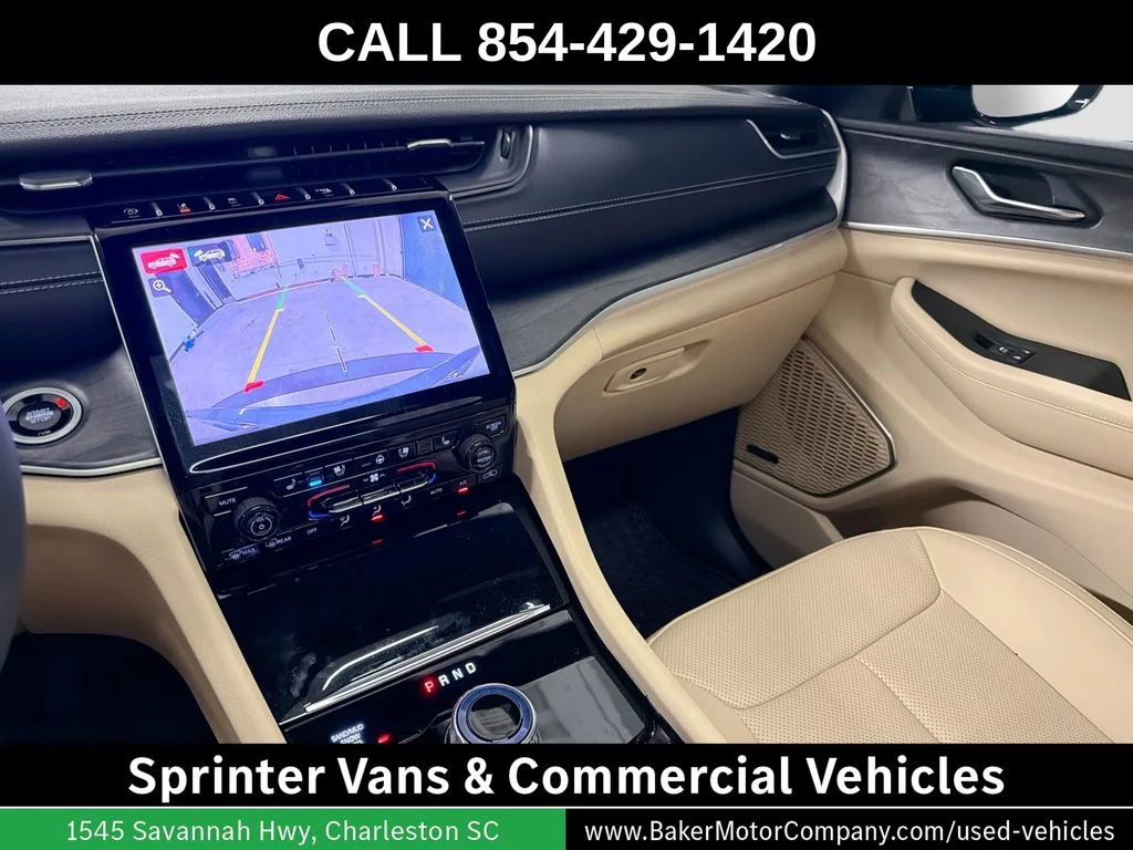 Used 2025 Gray Metallic Jeep Limited image 25