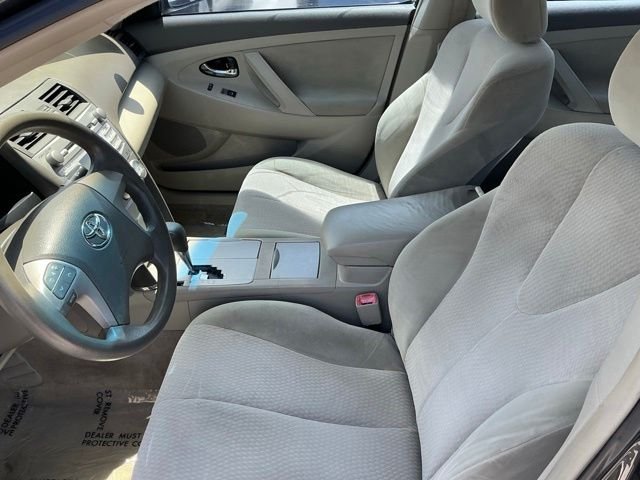 Used 2011 Gray Toyota LE image 17