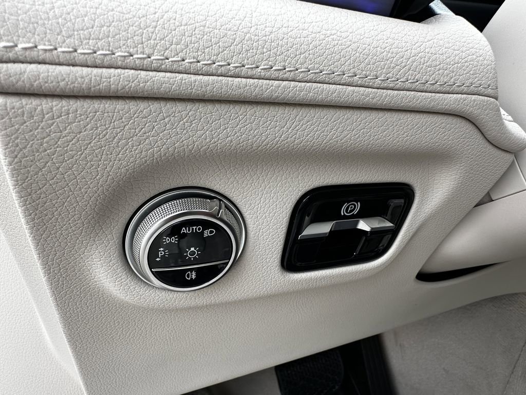 New 2026 Obsidian Black Metallic Mercedes-Benz EQS 450 image 35