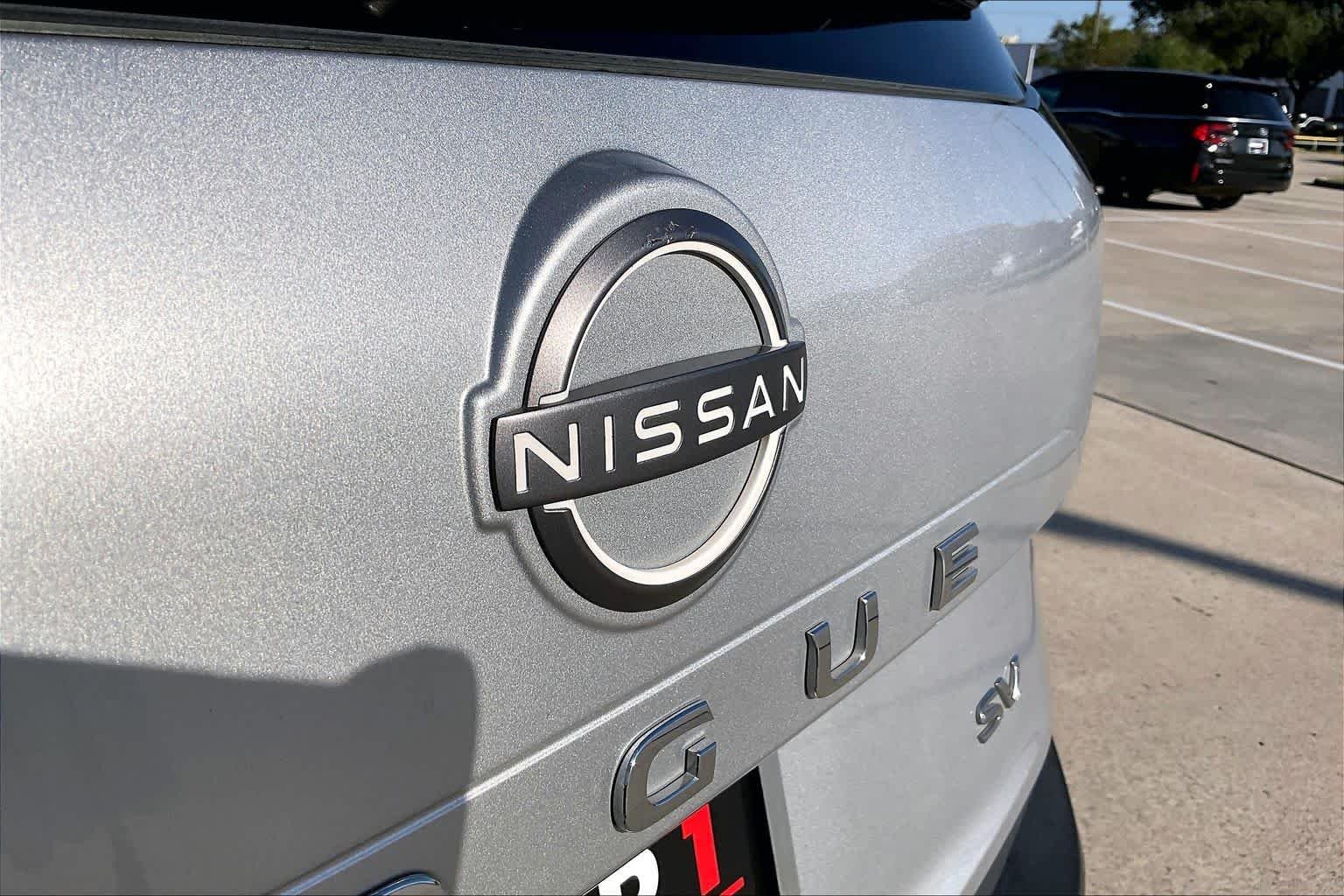 Used 2023 Brilliant Silver Metallic Nissan SV image 30