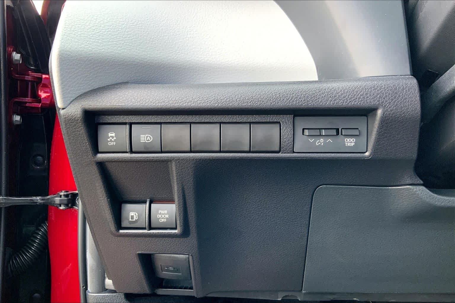 Used 2026 Ruby Flare Pearl Toyota XLE image 33