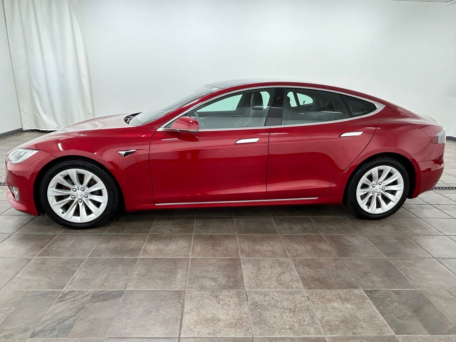 Used 2017 Tesla Model S 75D with VIN 5YJSA1E28HF209568 for sale in Elmhurst, IL