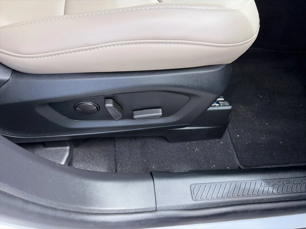 Used 2021 White Ford XLT image 35