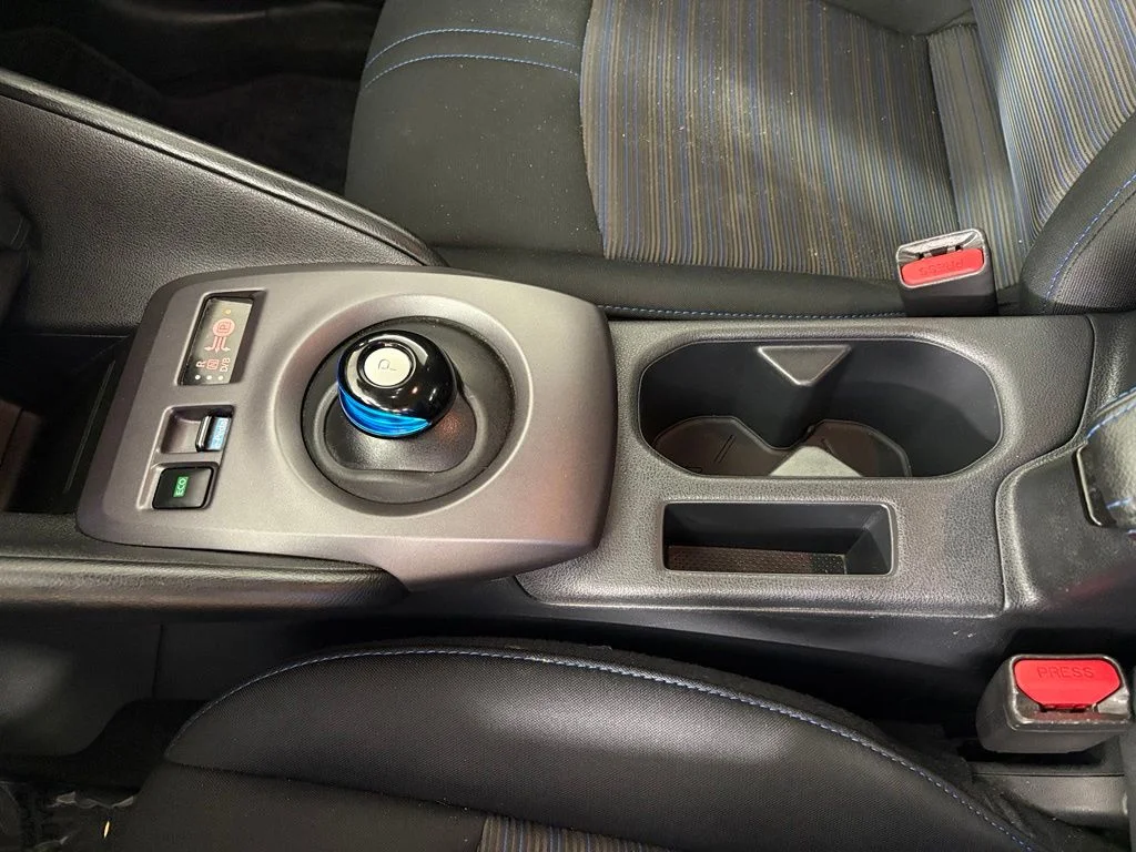 Used 2025 Silver Nissan S image 29