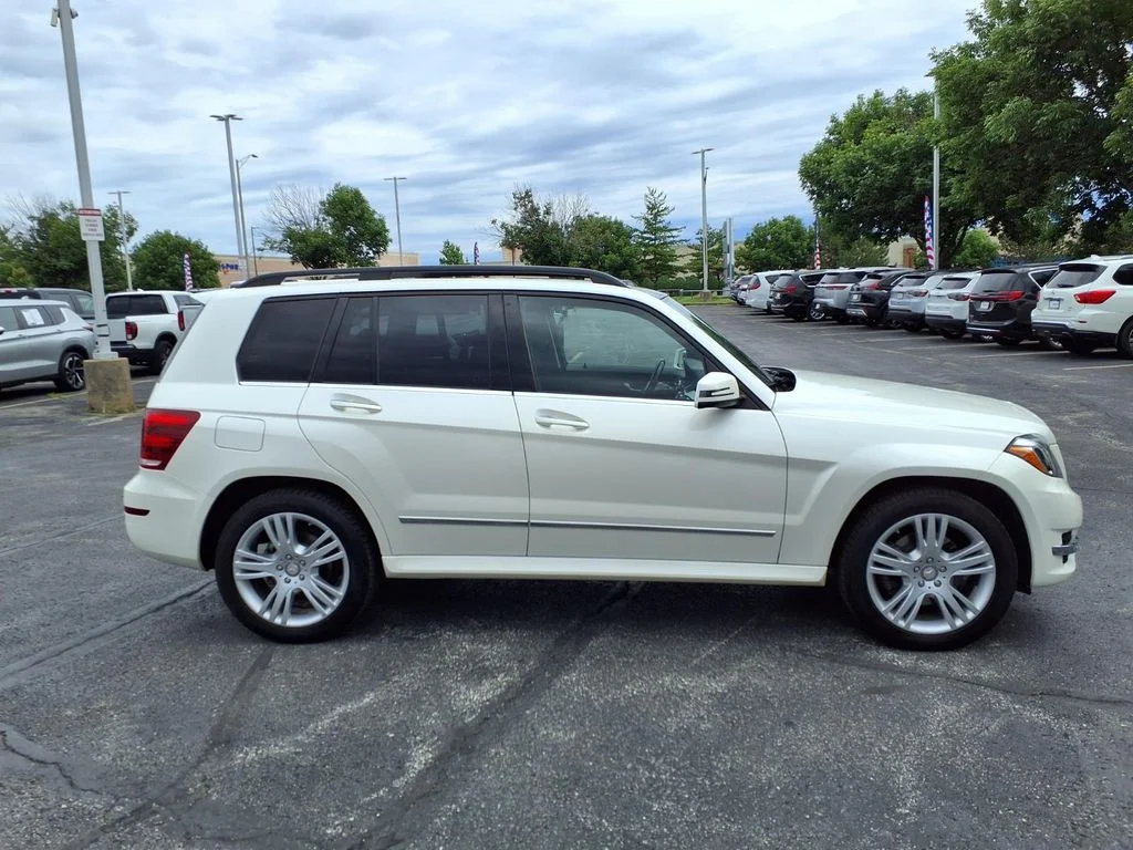 Used 2015 White Mercedes-Benz GLK 350 image 29