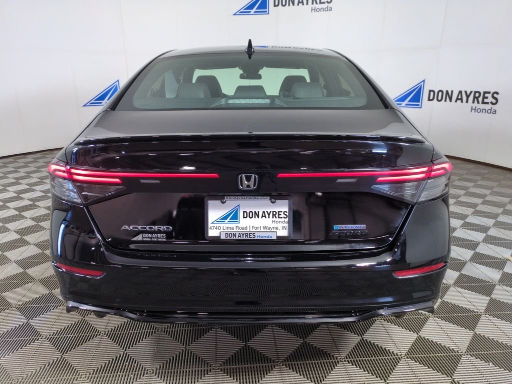 Used 2025  Honda Sport-L image 4