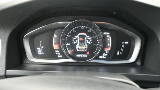 Used 2017 Silver Volvo T5 image 18