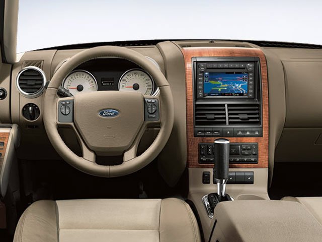 Used 2010 White Suede Ford XLT image 4