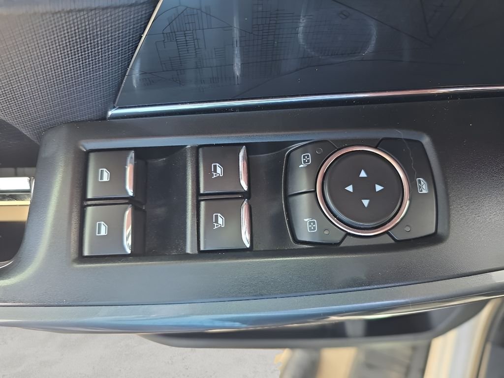 Used 2022 White Ford  image 37