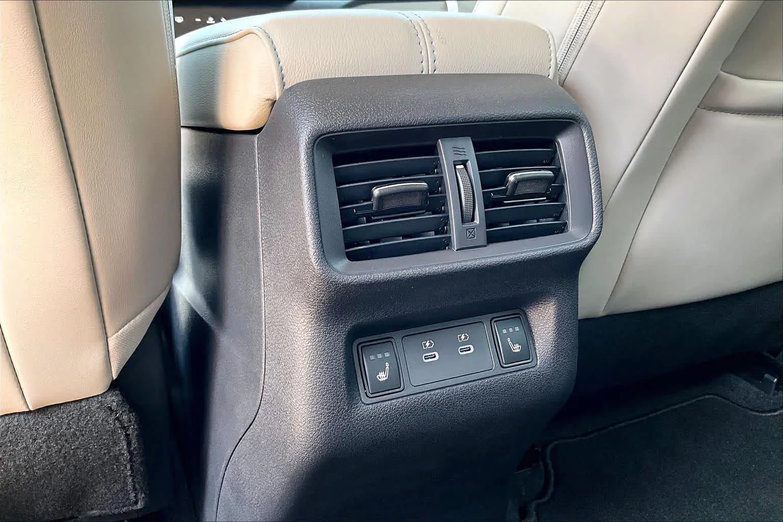 New 2026 Everest White Pearl TriCoat / Super Black Two-tone Nissan Platinum image 17