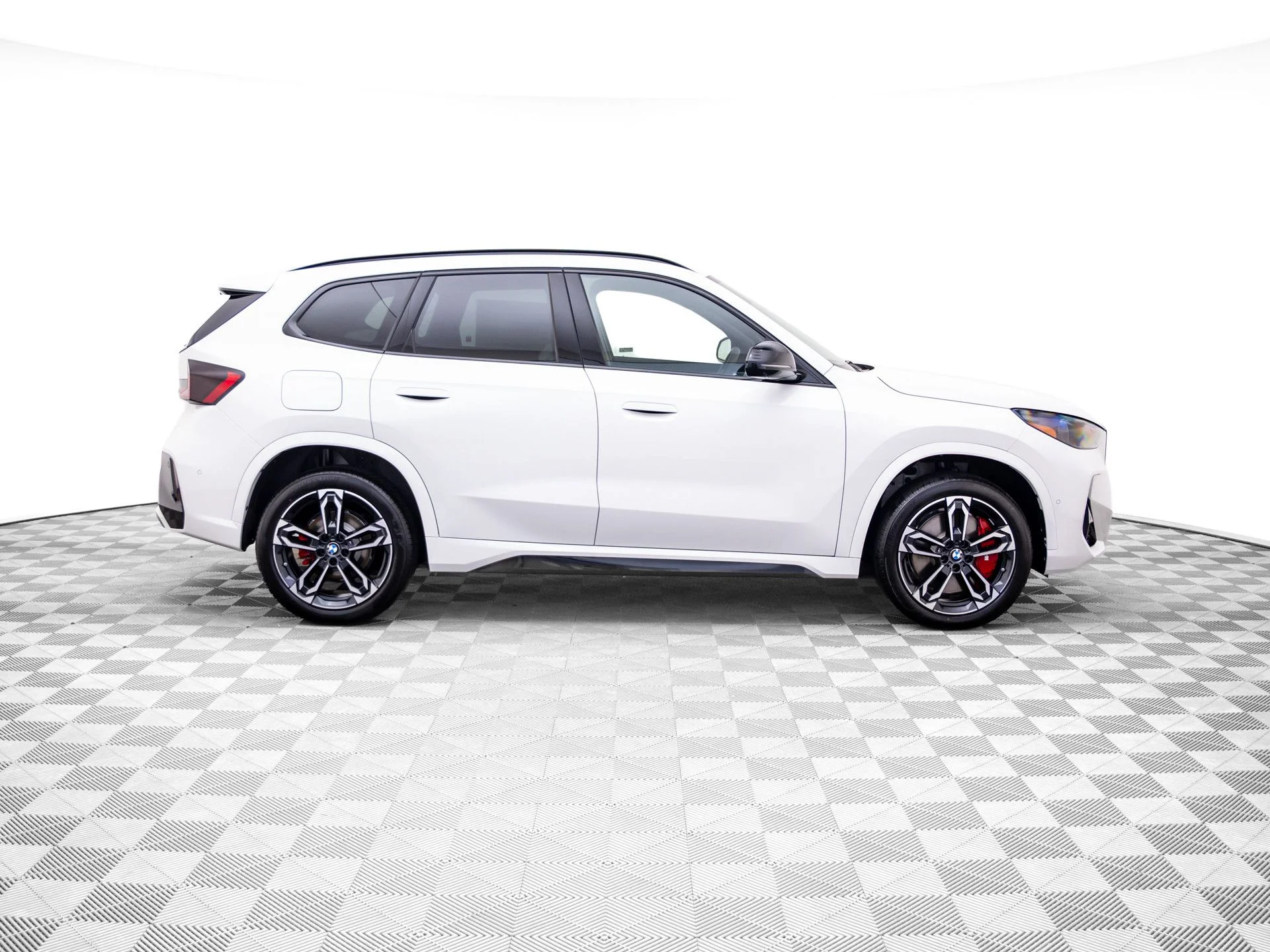 New 2026 White BMW xDrive28i image 8