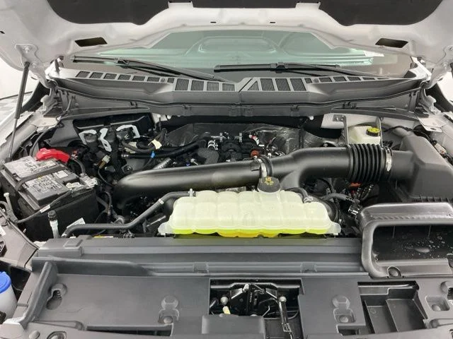 New 2026 Star White Metallic Tri-Coat Ford Lariat image 31