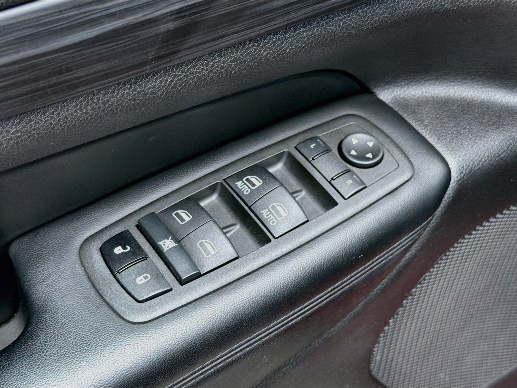 Used 2022 Velvet Red Pearlcoat Jeep Laredo X image 23