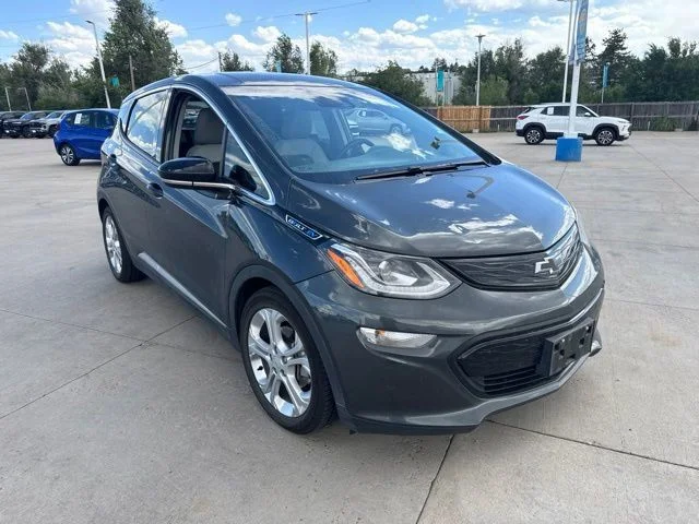Used 2021 Gray Chevrolet LT image 3