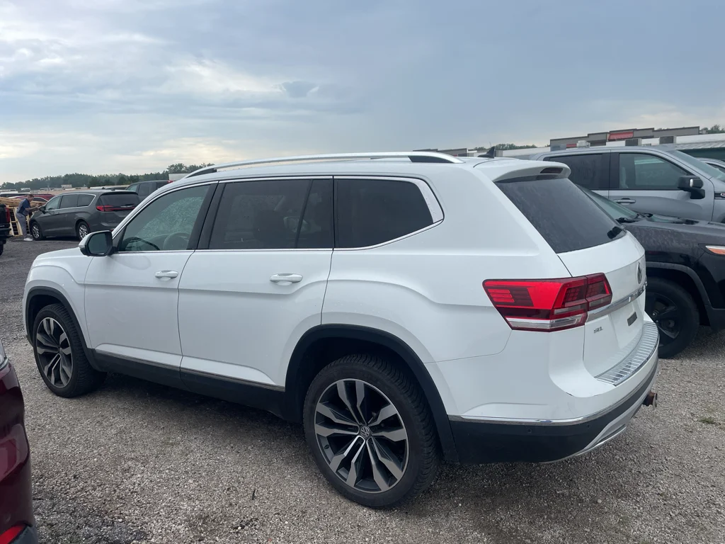 Used 2019 Pure White Volkswagen 3.6L V6 SEL Premium image 8