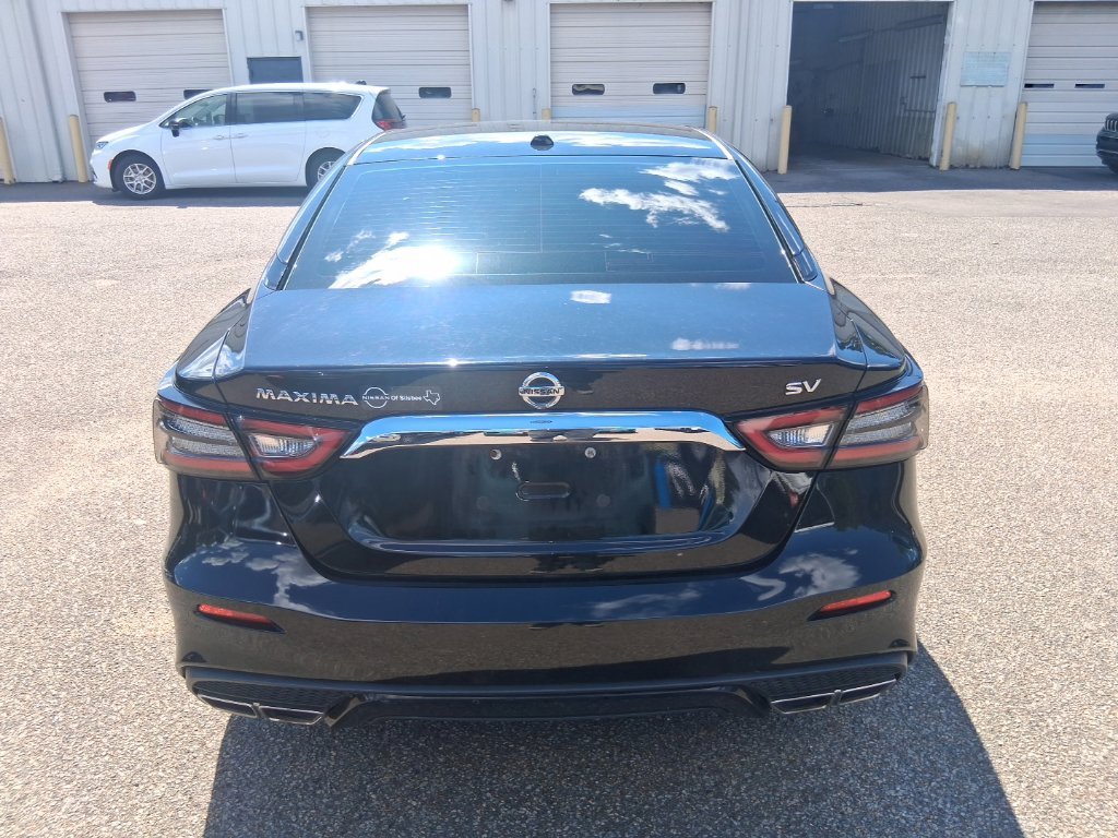 Used 2021 Black Nissan SV image 6