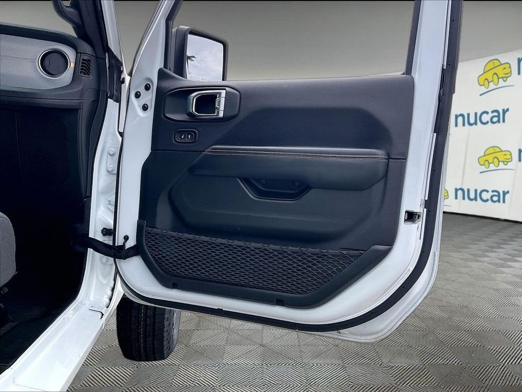 Used 2025 Bright White Clearcoat Jeep Sahara image 11