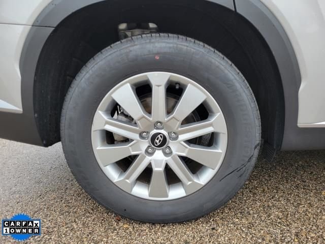 Certified Used 2025 Silver Hyundai SE image 5
