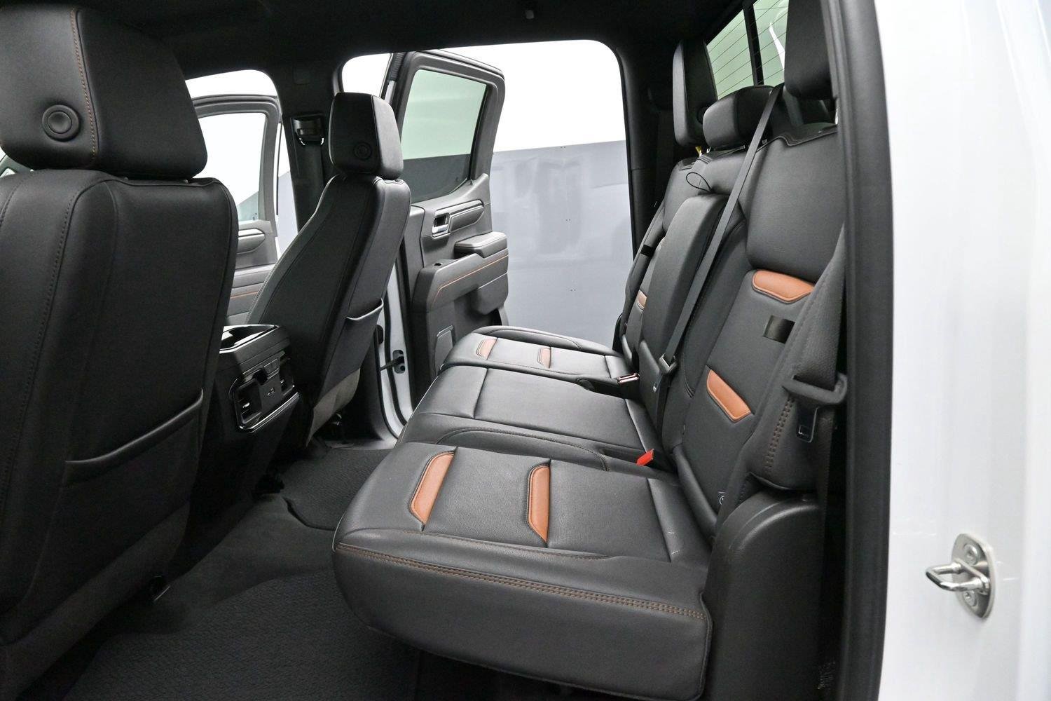 Used 2023 SUMMIT WHITE GMC AT4 image 31