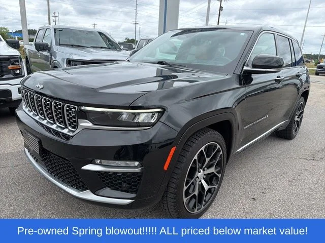 Used 2022 Black Jeep Summit image 2