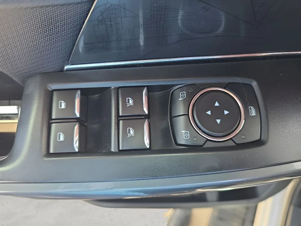 Used 2022 White Ford  image 37