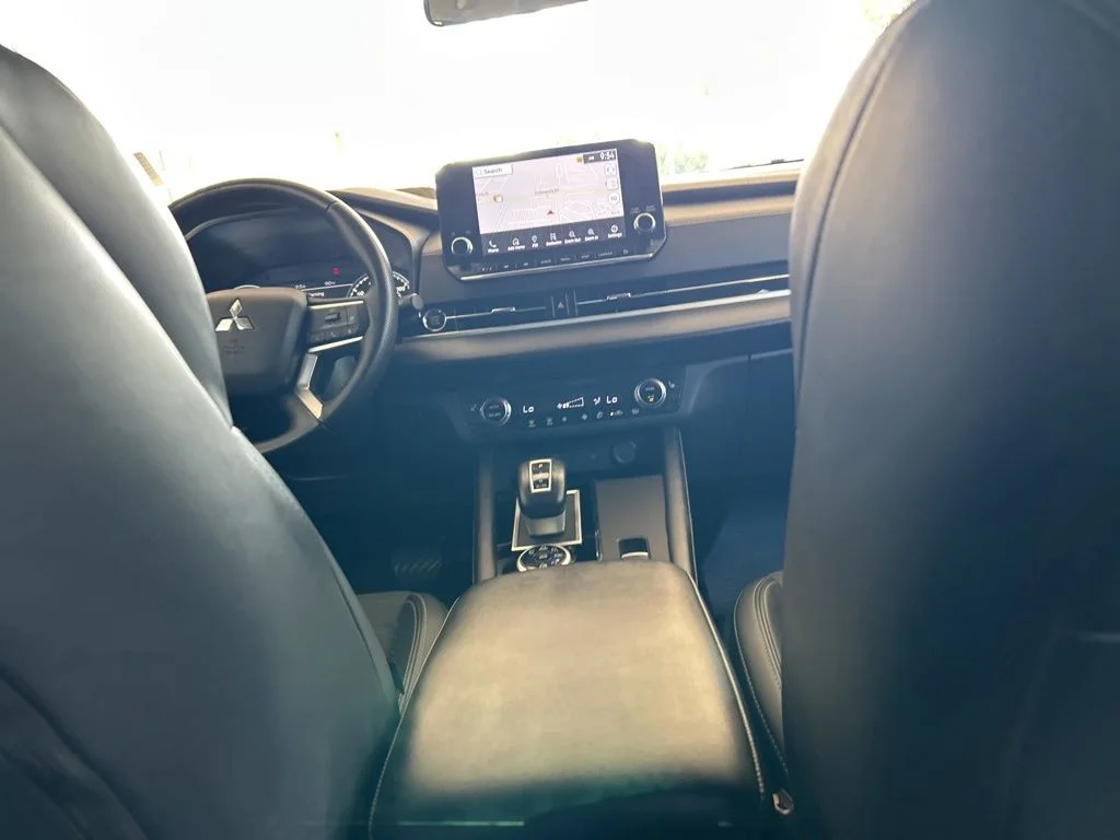 Used 2024 Blue Mitsubishi SE Black Edition image 29