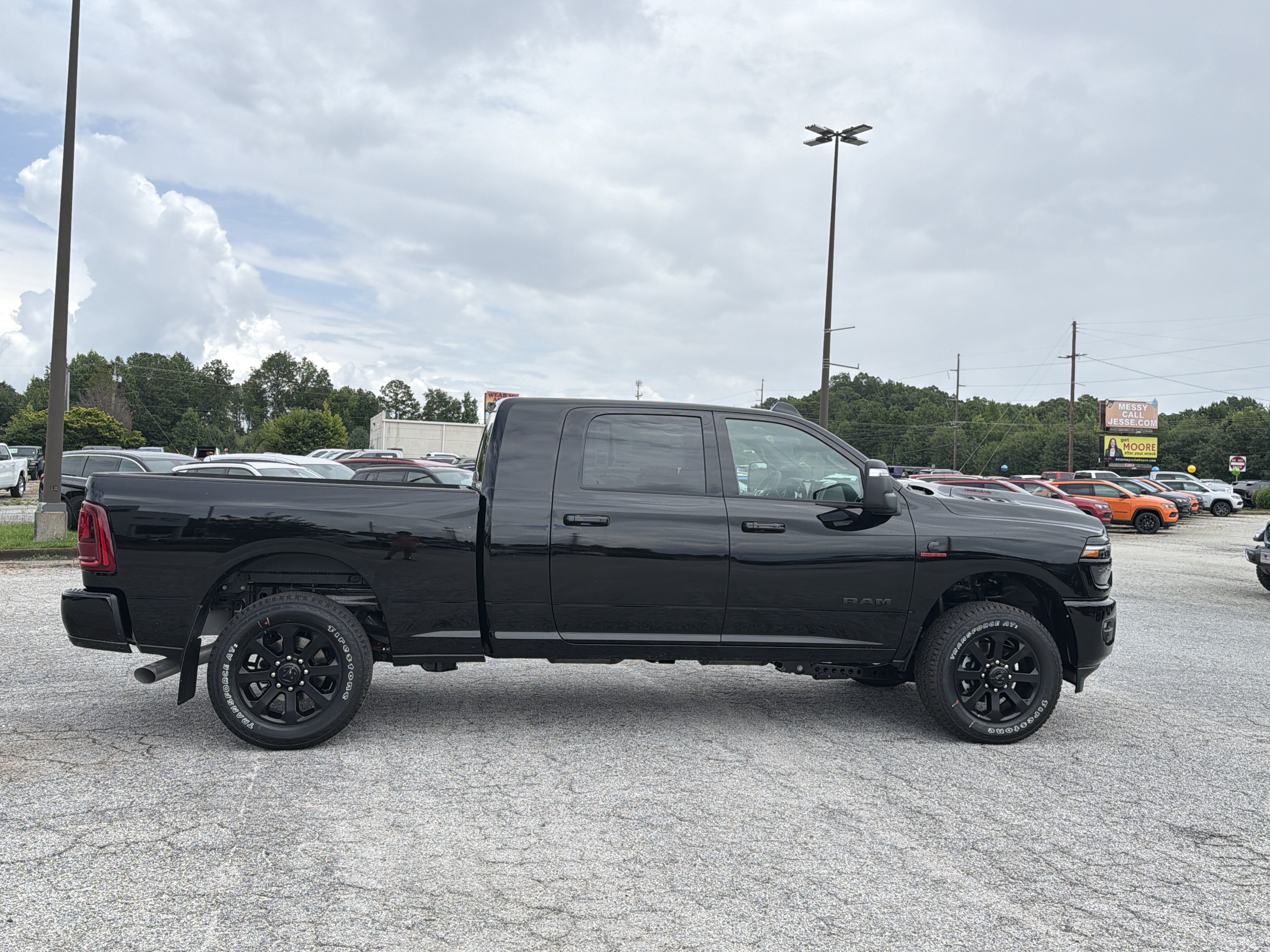 New 2026 Diamond Black Crystal Pearl-Coat Exterior Paint RAM Laramie image 9