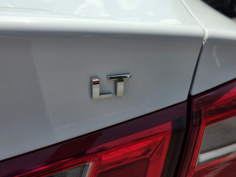 Used 2024 Summit White CHEVROLET LT image 15