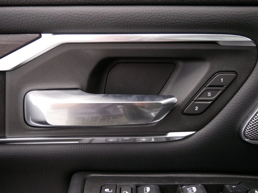 New 2026 Granite Crystal Metallic Clear-Coat Exterior Paint Ram Laramie image 19