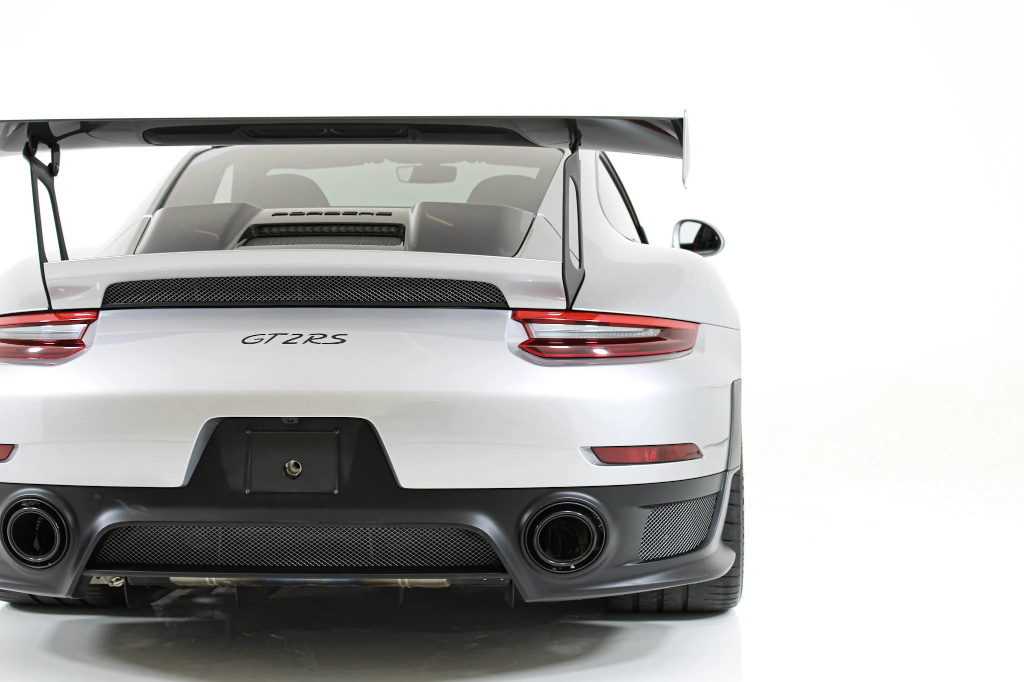 Used 2018 Silver Porsche GT2 RS Coupe image 24