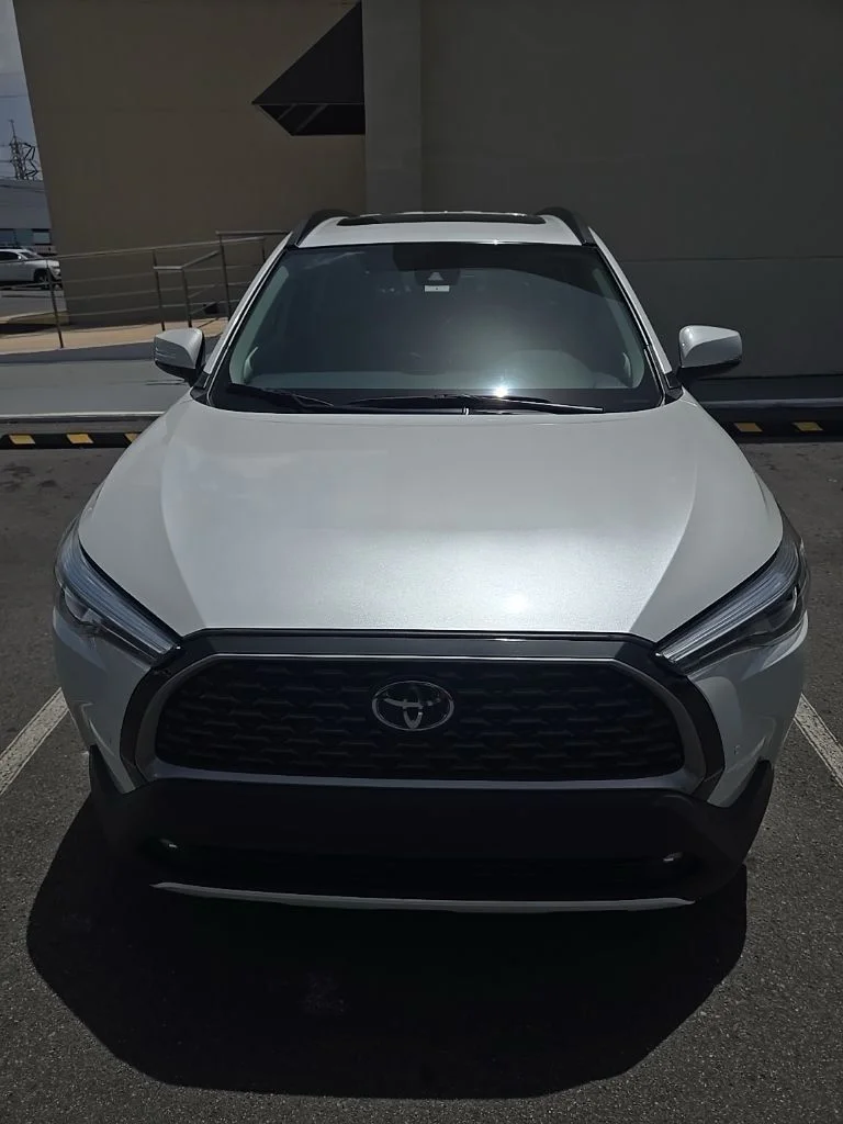Used 2022 Beige Toyota XLE image 9