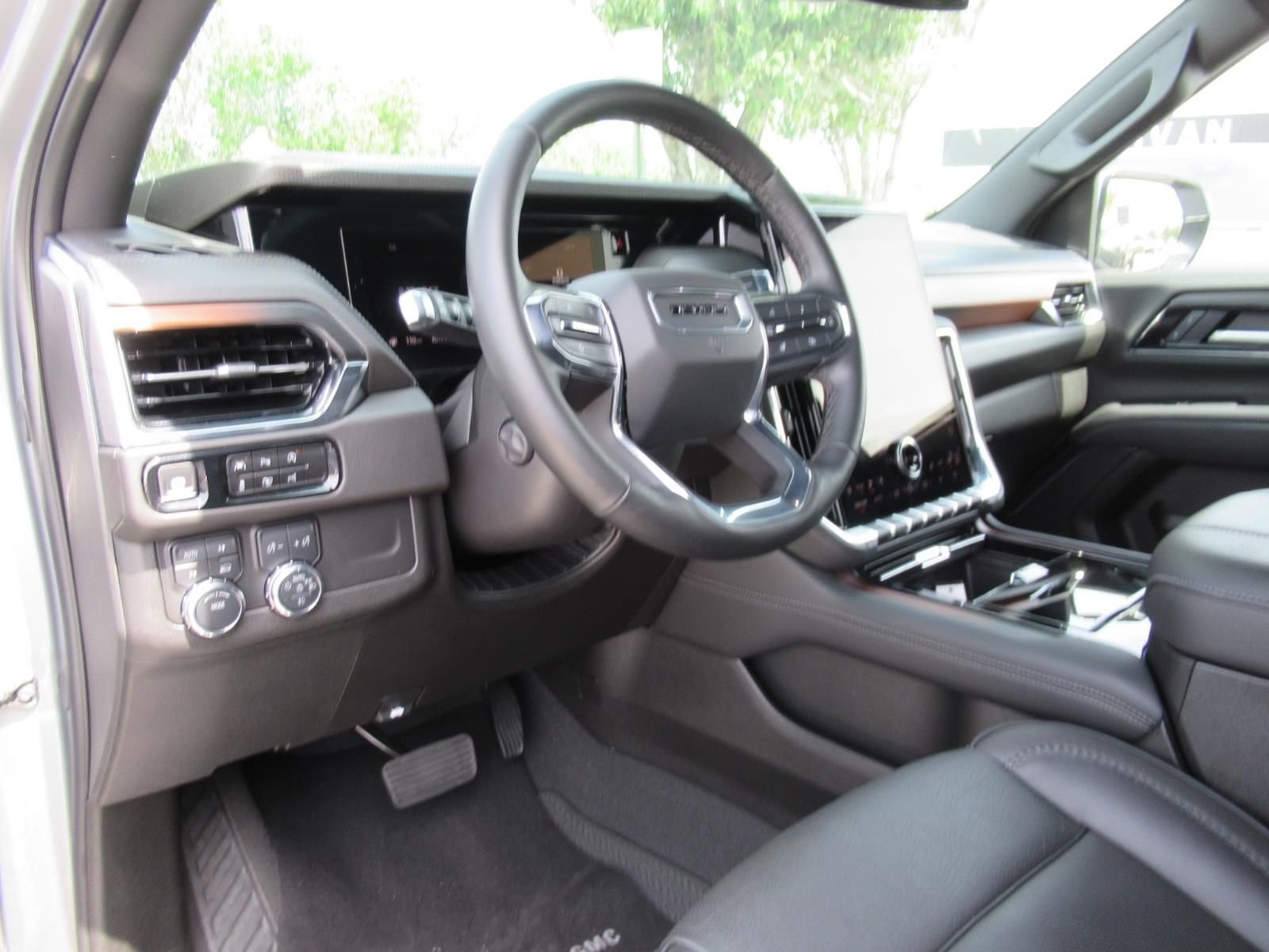 Used 2025 Silver GMC Denali image 17