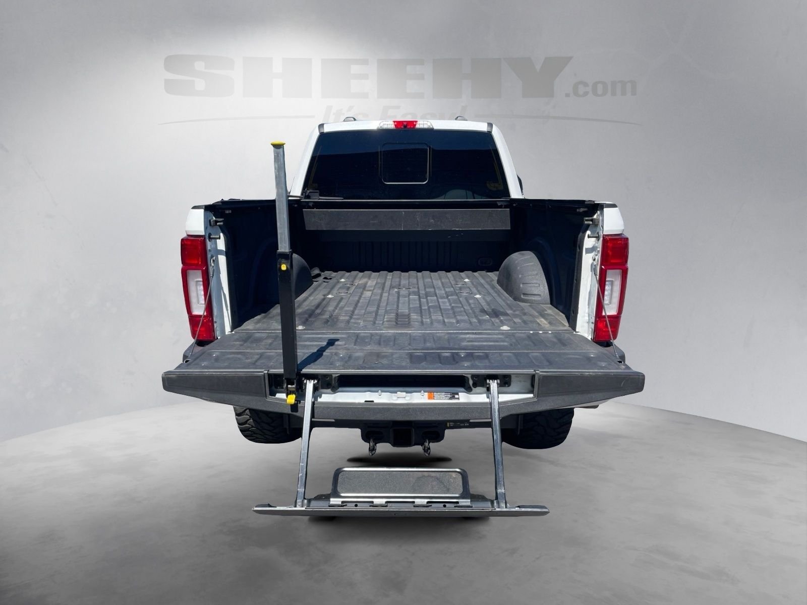 Used 2022 White Ford Platinum image 21