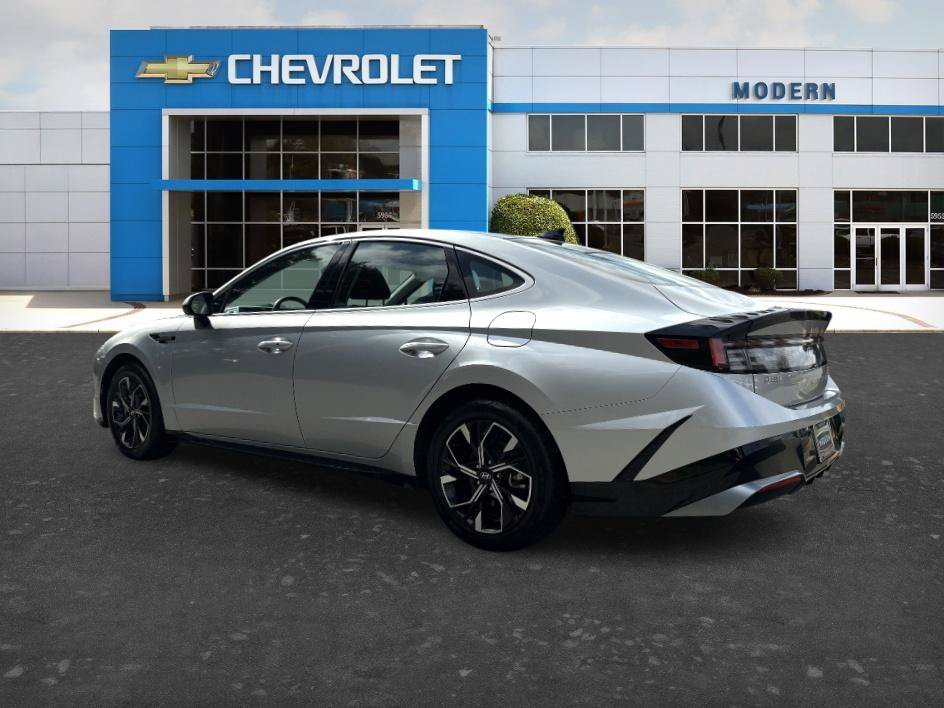 Used 2025 Aero Silver Hyundai SEL image 3