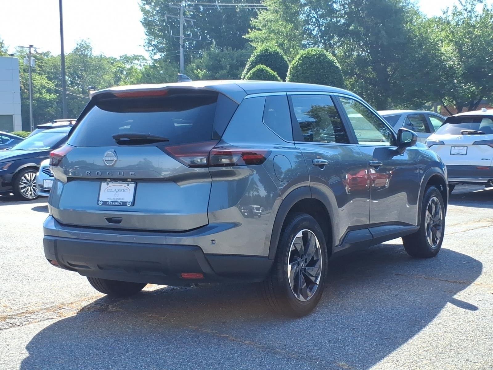 Used 2025 Gun Metallic Nissan SV image 7