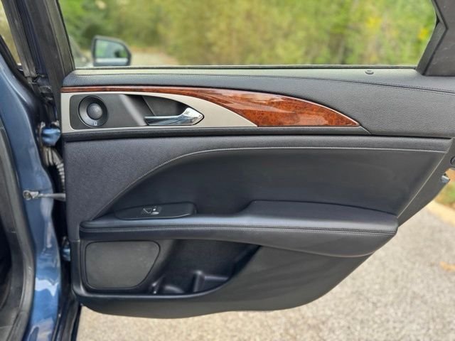 Used 2019 Diamond Lincoln Reserve image 15