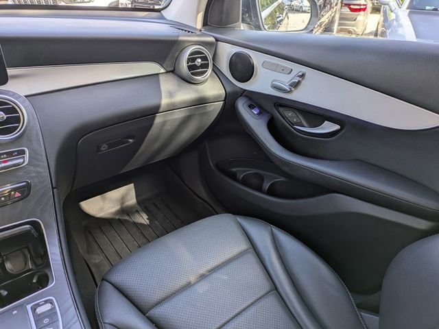 Used 2022 Gray Mercedes-Benz GLC 300 image 18