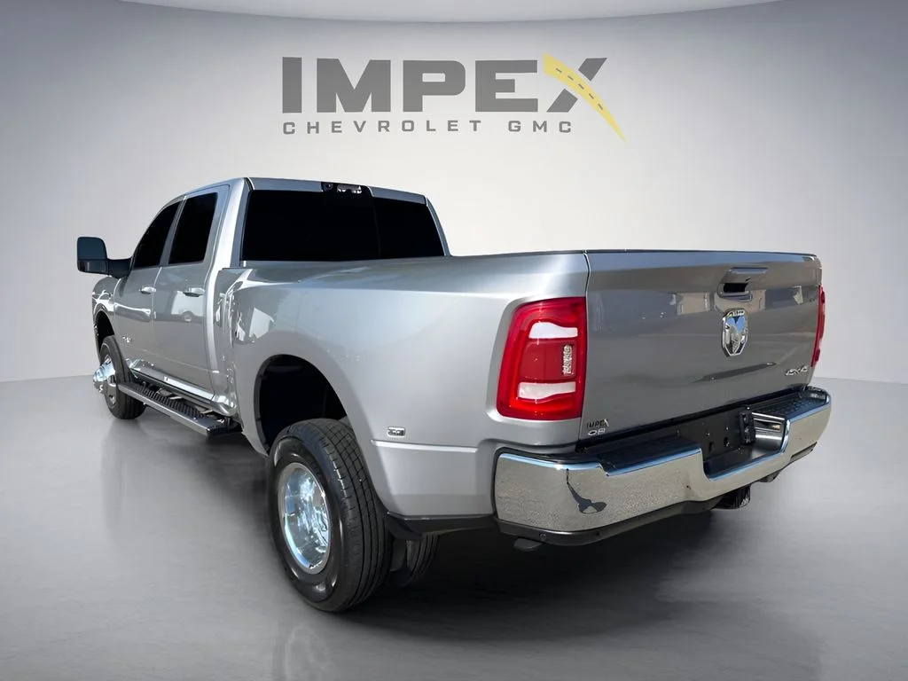 Used 2024 Silver Ram Laramie image 2