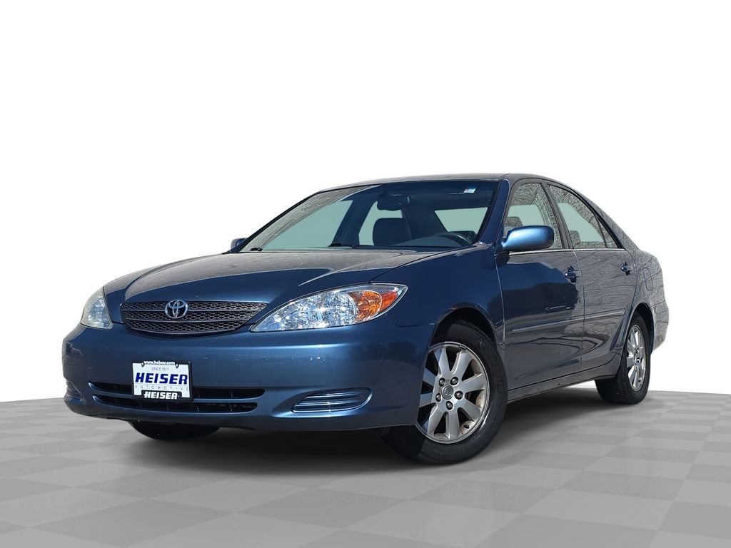 Used 2004  Toyota XLE image 1