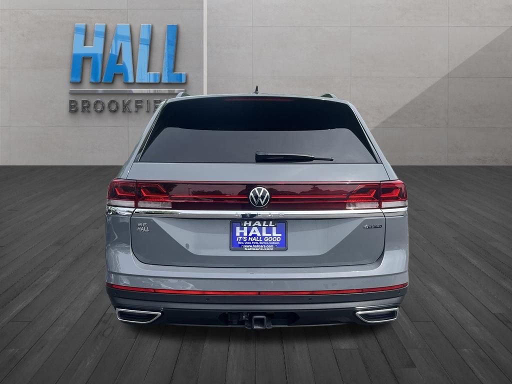 Certified Used 2025 Gray Volkswagen 2.0T SE w/Technology image 5