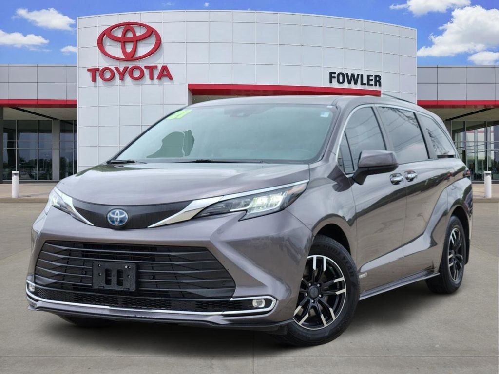 2021 Toyota Sienna XLE 8-Passenger Hybrid FWD's photo