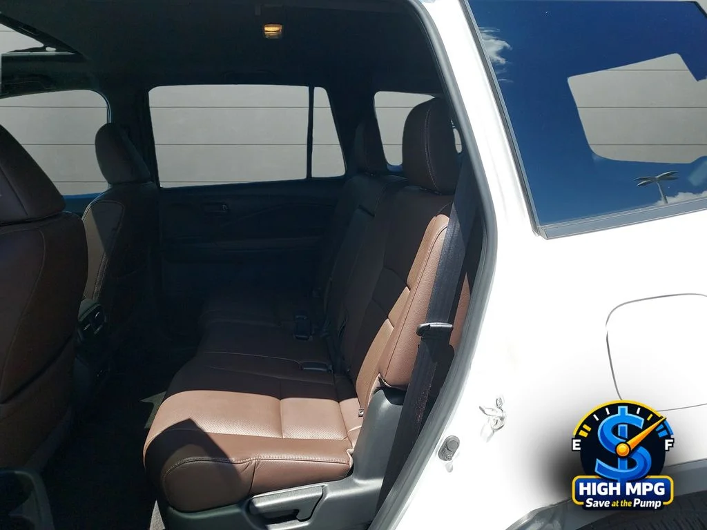 Used 2025 White Honda EX-L image 21