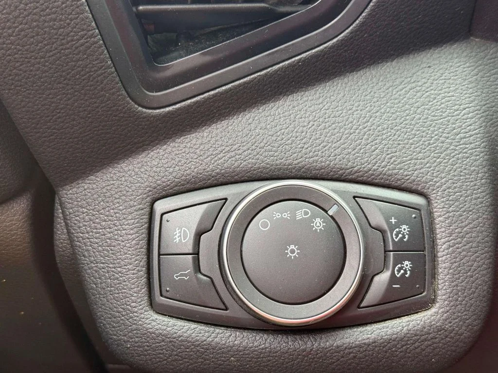 Used 2019 Blue Ford SEL image 15