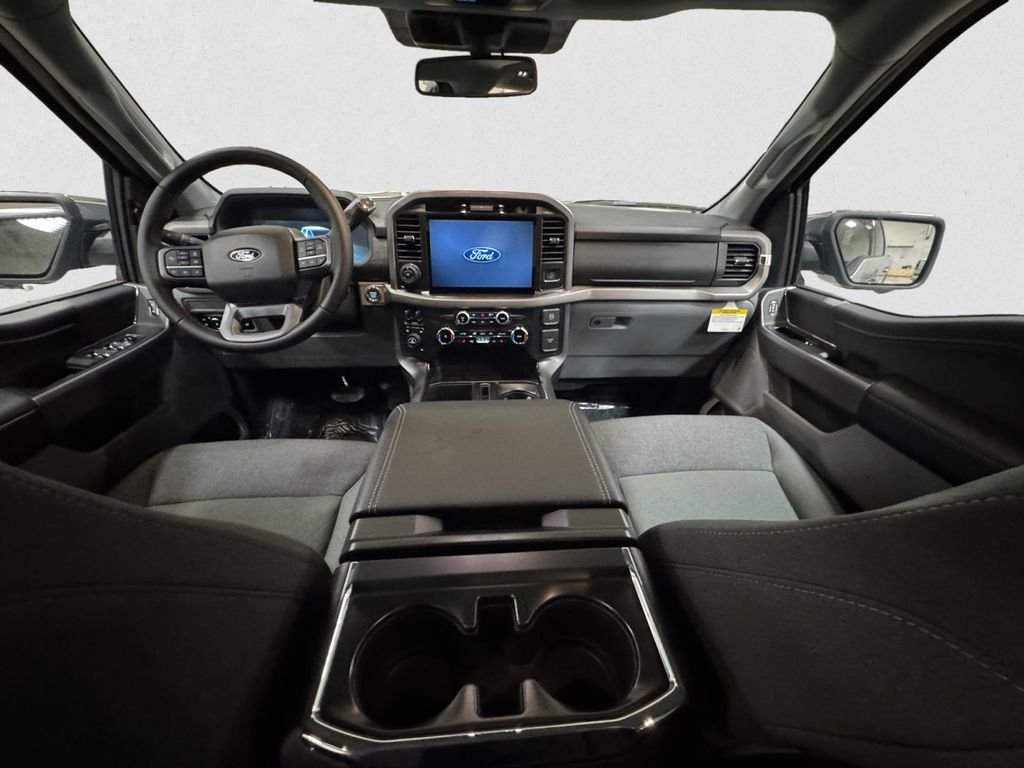 Used 2025 Silver Ford XLT image 10