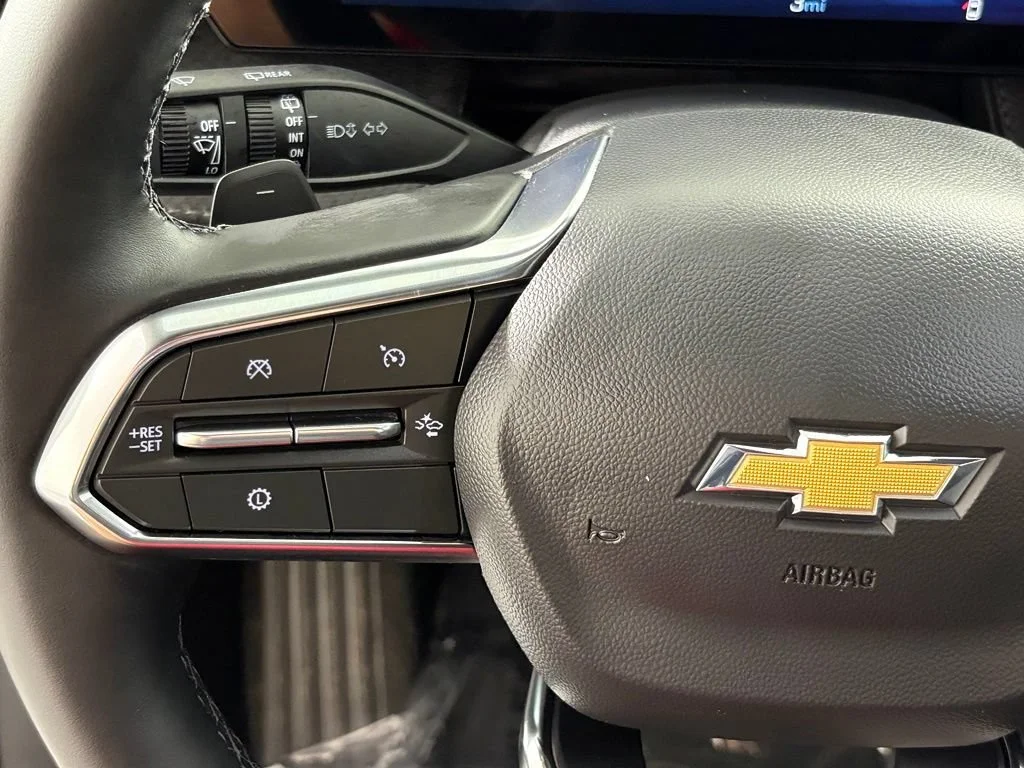 New 2026 Mosaic Black Metallic Chevrolet LT image 33